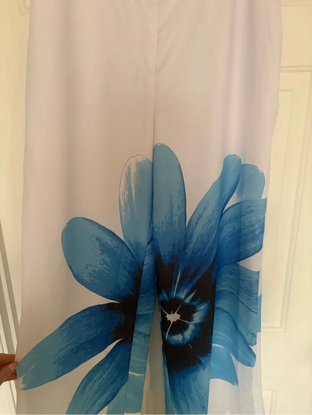 Cato White Cropped Pants with Blue Flower Accent